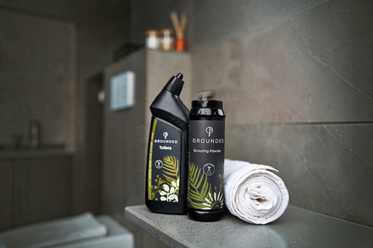 5 Tips to Keep Your Bathroom Clean & Germ Free (without harsh chemicals)
